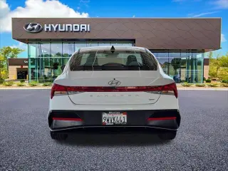 Hyundai ELANTRA Hybrid 2025 Limitada 4p Sedan