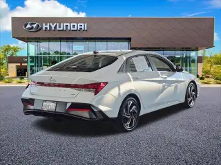 Hyundai ELANTRA Hybrid 2025 Limitada 4p Sedan