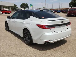 Toyota Camry 2026 SE Sedán de 4 puertas