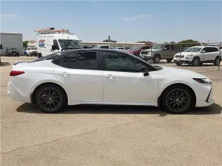 Toyota Camry 2026 SE Sedán de 4 puertas
