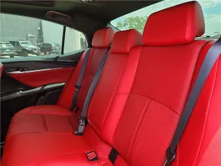 Toyota Camry 2026 SE Sedán de 4 puertas