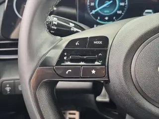 Hyundai ELANTRA Hybrid 2025 SEL Sport 4p Sedana