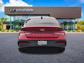 Hyundai ELANTRA Hybrid 2025 SEL Sport 4p Sedana