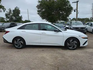Hyundai ELANTRA 2025 SEL Sport 4dr Sedan
