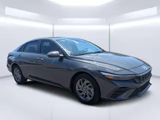 Hyundai ELANTRA 2024 SEL 4p Sedan