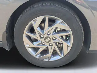 Hyundai ELANTRA 2024 SEL 4p Sedan