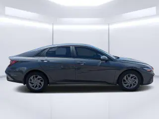 Hyundai ELANTRA 2024 SEL 4p Sedan
