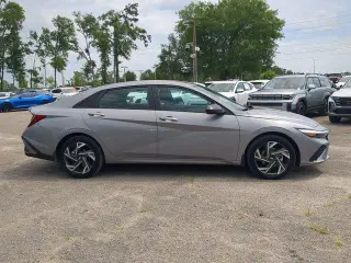 Hyundai ELANTRA 2025 SEL Sport 4dr Sedan