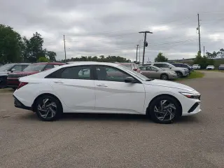 Hyundai ELANTRA 2025 SEL Sport 4p Sedan