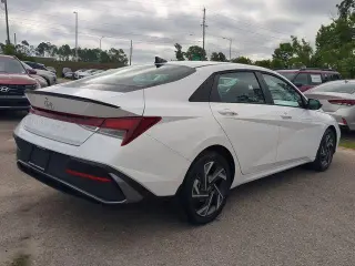 Hyundai ELANTRA 2025 SEL Sport 4p Sedan