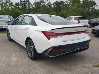 Hyundai ELANTRA 2025 SEL Sport 4p Sedan