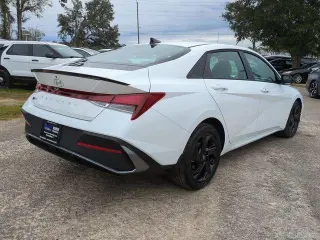 Hyundai ELANTRA 2026 SEL Sport 4dr Sedan