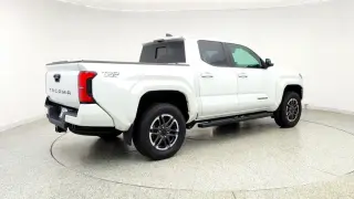 Toyota Tacoma 2024 4x4 SR5 cabina doble 4 puertas Double Cab 5.0 ft SB