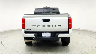 Toyota Tacoma 2024 4x4 SR5 cabina doble 4 puertas Double Cab 5.0 ft SB
