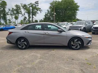 Hyundai ELANTRA 2025 SEL Sport 4dr Sedán