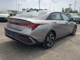 Hyundai ELANTRA 2025 SEL Sport 4dr Sedán