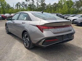 Hyundai ELANTRA 2025 SEL Sport 4dr Sedán