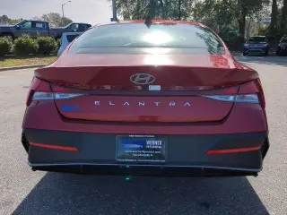 Hyundai ELANTRA 2025 SEL Sport 4dr Sedán