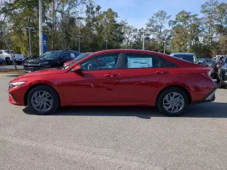 Hyundai ELANTRA 2025 SEL Sport 4dr Sedán
