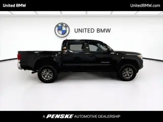 Toyota Tacoma 2017 4x2 SR5 V6 4 puertas Dobla Cab 5.0 pies SB