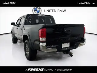 Toyota Tacoma 2017 4x2 SR5 V6 4 puertas Dobla Cab 5.0 pies SB