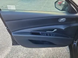 Hyundai ELANTRA 2025 SEL Conveniencia 4p Sedan
