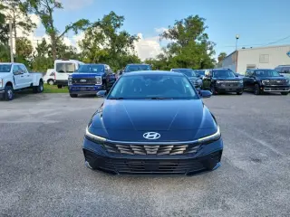 Hyundai ELANTRA 2025 SEL Conveniencia 4p Sedan