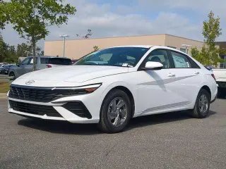 Hyundai ELANTRA 2026 SE 4dr Sedán