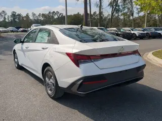 Hyundai ELANTRA 2026 SE 4dr Sedan