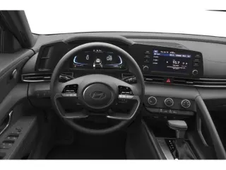 Hyundai ELANTRA 2025 SE Sedán de 4 puertas