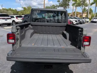 Jeep Gladiator 2021 4x4 Sport 4dr Crew Cab 5.0 ft. SB