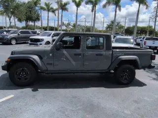 Jeep Gladiator 2021 4x4 Sport 4dr Crew Cab 5.0 ft. SB