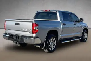 Toyota Tundra 2014 4x2 SR5 4dr CrewMax Cab Pickup SB (5.7L V8)