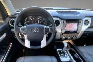 Toyota Tundra 2014 4x2 SR5 4dr CrewMax Cab Pickup SB (5.7L V8)