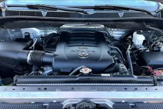 Toyota Tundra 2014 4x2 SR5 4dr CrewMax Cab Pickup SB (5.7L V8)