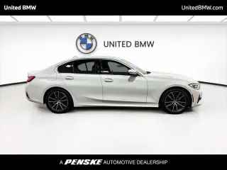 Sedán BMW 3 Series 2021 330e 4 puertas