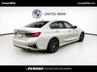 Sedán BMW 3 Series 2021 330e 4 puertas