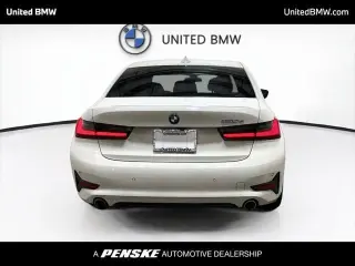Sedán BMW 3 Series 2021 330e 4 puertas