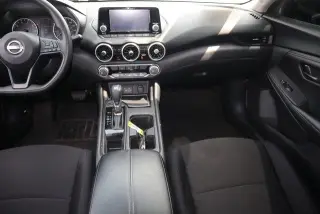 Nissan Sentra 2024 S sedán de 4 puertas