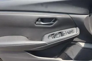 Nissan Sentra 2024 S sedán de 4 puertas