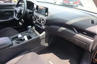 Nissan Sentra 2024 S sedán de 4 puertas