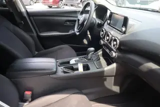 Nissan Sentra 2024 S sedán de 4 puertas
