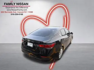 Nissan Sentra 2024 S sedán de 4 puertas