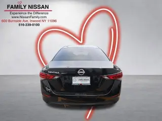 Nissan Sentra 2024 S sedán de 4 puertas