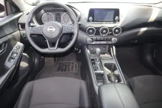 Nissan Sentra 2024 S sedán de 4 puertas