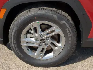 Hyundai TUCSON 2025 SE 4p SUV