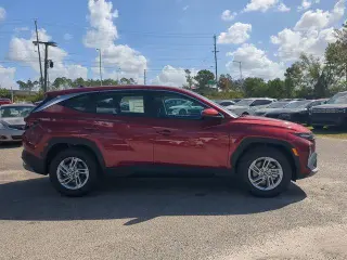 Hyundai TUCSON 2025 SE 4p SUV