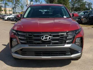 Hyundai TUCSON 2025 SE 4p SUV