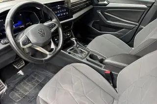 Volkswagen Jetta 2025 Sport 4dr Sedán