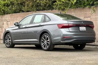 Volkswagen Jetta 2025 Sport 4dr Sedán